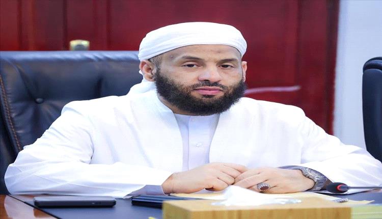 وزير الأوقاف يدين اعتداء الحوثي على جامع السنة ويصفه بـمشروع قمع مذهبي