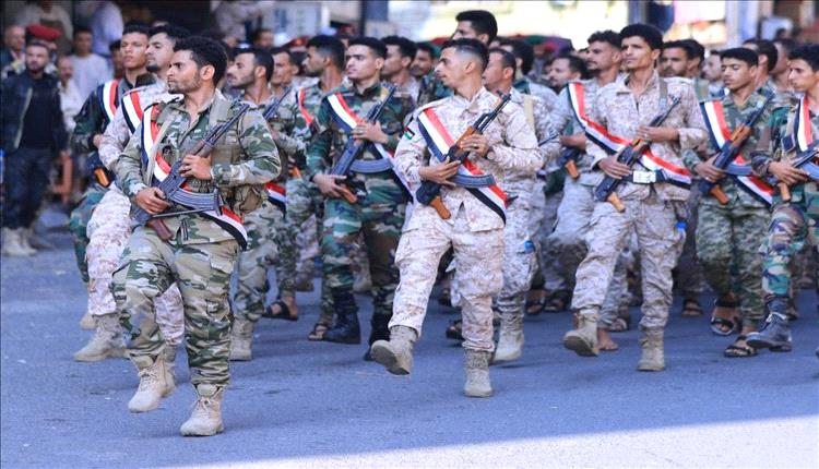 تعز تشهد عرضًا عسكريًا رمزيًا لدعم الأمن والاستقرار