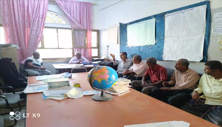 قائد التربية بخنفر يتفقد مدارس الحصن ويؤكد على تطوير التعلي