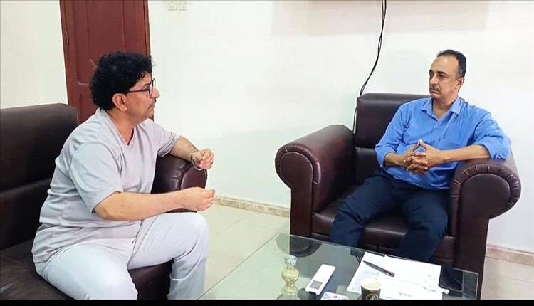 الشعبي يناقش مع مدير صحة الموانئ بعدن تعزيز خدمات  الرعاية الصحية في المنافذ
