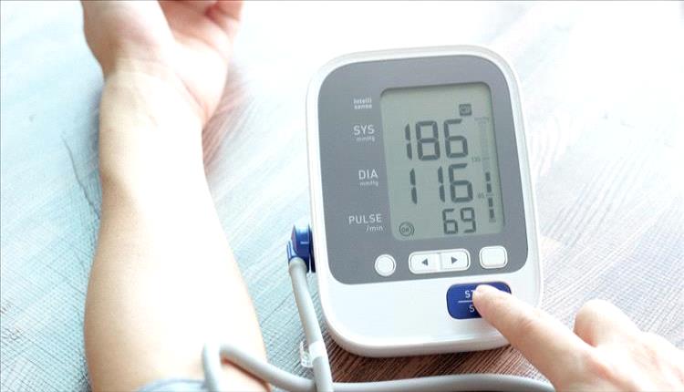 10 أعشاب طبيعية تدعم صحة قلبك وتخفض ضغط الدم بأمان