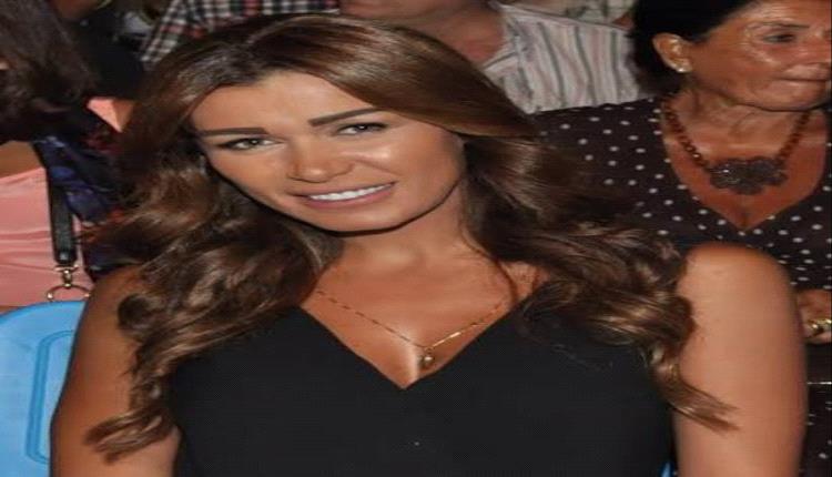 نادين الراسي ترقص بعفوية في دبي وتكشف سر الـ Six pack