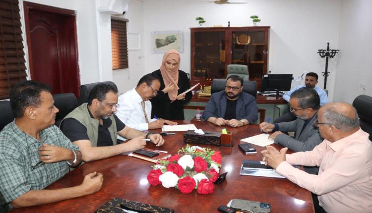 خطوة نوعية في رعاية الكادر الوطني.. توقيع عقد خدمات صحية لموظفي صندوق صيانة الطرق بعدن