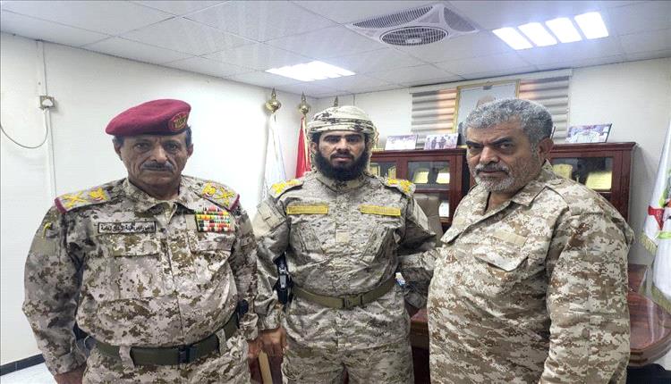 اللواء الرابع مشاة نموذج للانضباط والتضحية في جبهات القتال