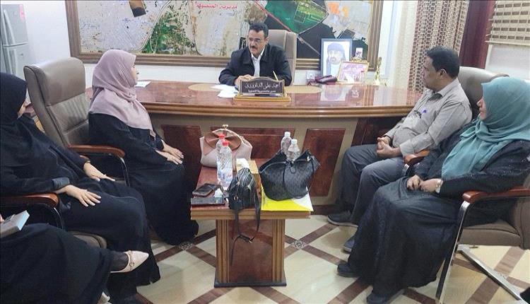 منصورّة عدن تبحث عن حلول عاجلة لإنقاذ التعليم: الداؤودي وجواد في اجتماع تشخيص ومعالجة