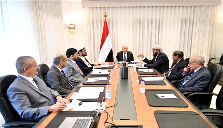 مجلس القيادة: تكامل السلطات أساس لتعزيز الدولة ودعم المواطنين في المحافظات غير المحررة