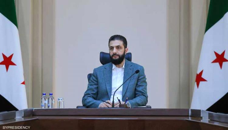 اجتماع "تسليم المفاتيح".. الشرع يجرد موظفين من سيارات فارهة