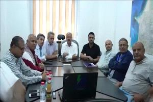 طارق صالح وبن بريك يطلّعون على جاهزية مطار المخا الدولي لتشغيل الرحلات الجوية
