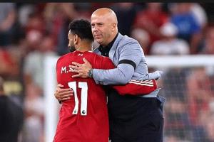 عاجل | وسائل إعلام تكشف تفاصيل مشادة بين صلاح وسلوت في ليفربول
