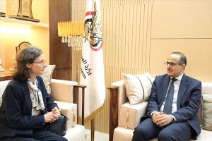 تعزيز الصحة في اليمن: وزير الصحة يلتقي السفيرة الفرنسية لدعم القطاع الصحي