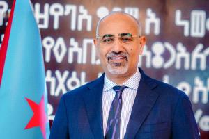 الرئيس الزُبيدي في الذكرى الـ62 لثورة أكتوبر: الجنوب لن يُدار إلا بأبنائه.. واستقلال دولتنا الفيدرالية خيار لا رجعة عنه