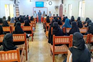 كلية اللغات والترجمة بجامعة عدن تدشن عامها الأكاديمي الجديد وسط أجواء حيوية
