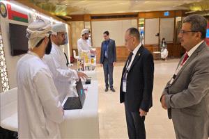 وزير الصناعة اليمني يستكشف الابتكارات والفرص الاستثمارية في المعرض الخليجي الصناعي