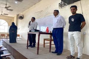 جامعة عدن تعزز دمج الطلاب الصم بمنحة تعليمية قيّمة