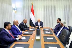 خلافات محتدمة داخل مجلس القيادة الرئاسي حول التعيينات والرتب
