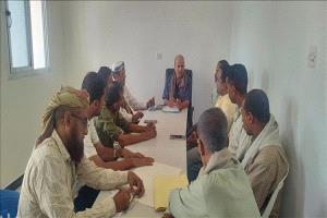 ذو باب المندب: اجتماع تنفيذي لتفعيل الخدمات وتحصين المجتمع من الأفكار الظلامية
