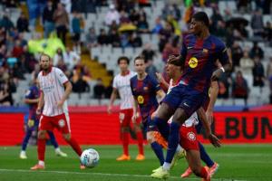 برشلونة ينتصر بصعوبة على جيرونا في اللحظات الأخيرة