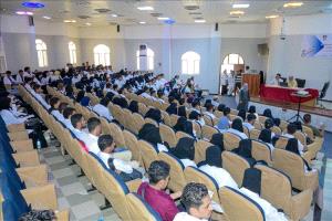 جامعة عدن تستقبل طلاب الدفعة (31) بكلية الصيدلة
