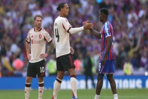 ريال مدريد وبرشلونة يتنافسان على مدافع من البريميرليج
