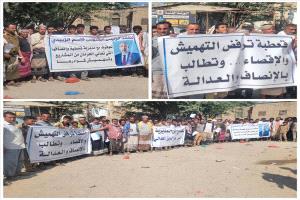 سكان قعطبة يحتجون رفضًا لتعيين مدير أشغال من خارج المديرية ويؤكدون دعمهم لقرار المحلي
