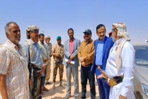 محافظ شبوة يدشن مشروع توسعة المدخل الغربي لمدينة عتق ويعد المدينة بالتطوير المستمر
