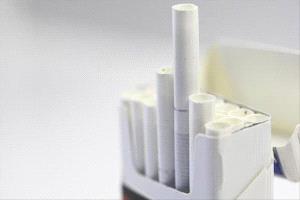 اليمن تحظر التدخين في الأماكن العامة لتعزيز صحة المجتمع