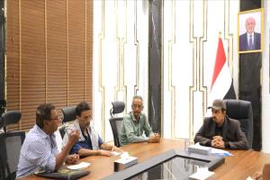 محافظ حضرموت يؤكد دعم التنمية في غيل باوزير
