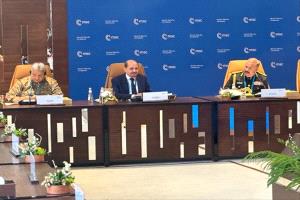 وزير الخارجية: البحر الأحمر مهدّد بخطر الحوثيين يهدّد التجارة العالمية