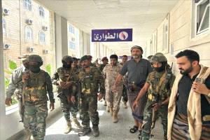 الجفري وبن الوزير يتفقدان جرحى حادث المحفد الإجرامي ويؤكدان: دماء الأبطال لن تذهب هدراً

