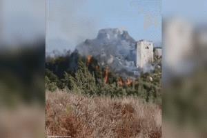 حريق في قلعة صلاح الدين الأثرية بريف اللاذقية