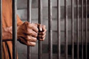 وفاة سجين في إب بعد ساعات من صدور حكم إعدامه تثير تساؤلات حول ظروف احتجازه