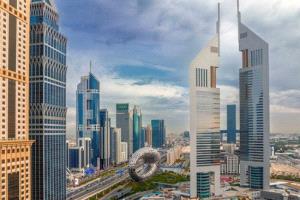 دبي تمنح شركات المناطق الحرة تصريحًا للعمل في السوق الرئيسي