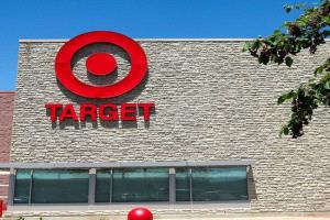 تارجت تخفض 8% من إدارتها لإعادة مسار النمو