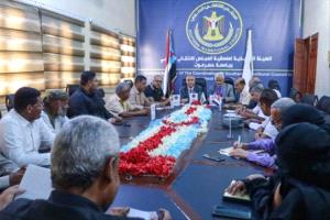 انتقالي حضرموت وجامعة حضرموت يعقدان اجتماعاً لتعزيز التنسيق السياسي والأكاديمي