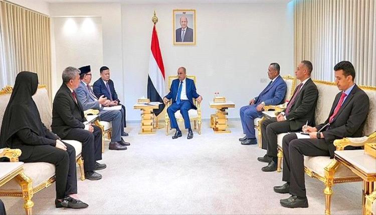 بن بريك يودّع السفير الإندونيسي ويؤكد خصوصية العلاقات الثنائية