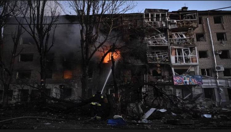 "الناتو" وأوكرانيا يبحثان سبل الرد على الهجمات الروسية