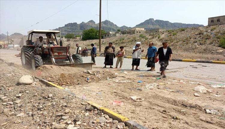 المسيمير تزيل آثار السيول حملة ميدانية لتأمين الطرق وحماية المواطنين