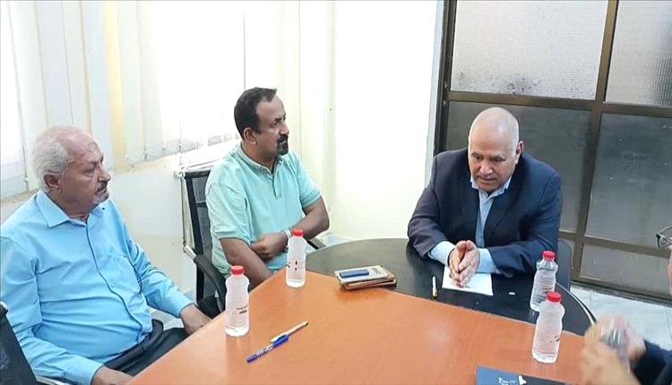 تعزيز رعاية الجرحى بعدن الصحة والسلطة المحلية تتعاونان لدعم الأطراف الصناعية والعلاج الطبيعي
