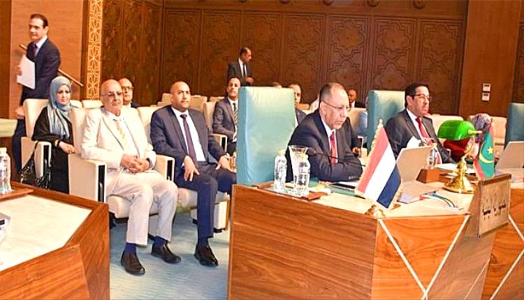 وزير الصناعة اليمني يرفع نداءً عربيًا لإنقاذ الاقتصاد المنهار