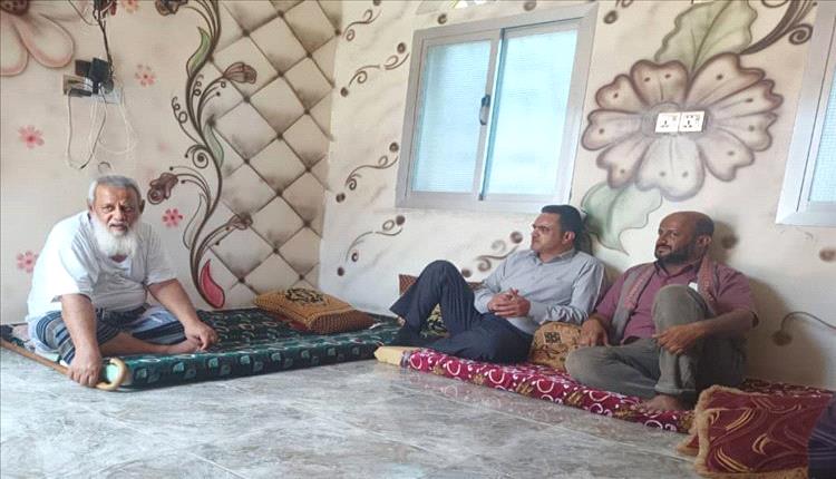 
مدير عام ردفان يزور الجابري للاطمئنان على صحته ويشيد بجهوده
