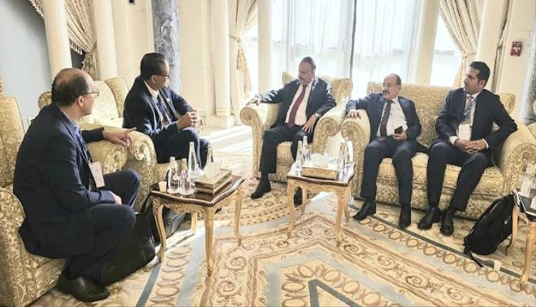 اليمن تبحث مع المنظمة البحرية الدولية دعم القدرات لمواجهة التلوث واستهداف الحوثيين للسفن