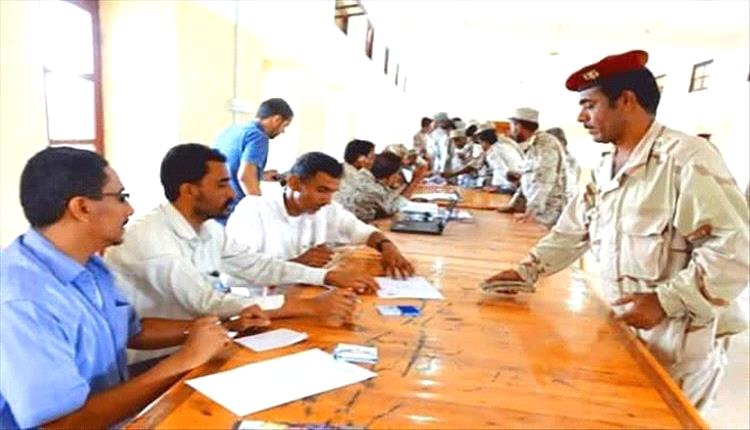 أربعة أشهر بلا مرتبات العسكريون اليمنيون على حافة الانهيار