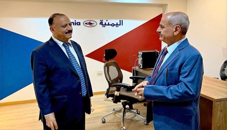 وزير النقل يتفقد مكتب "اليمنية" الجديد بالقاهرة ويعلن خطط توسع الرحلات الداخلية والخارجية
