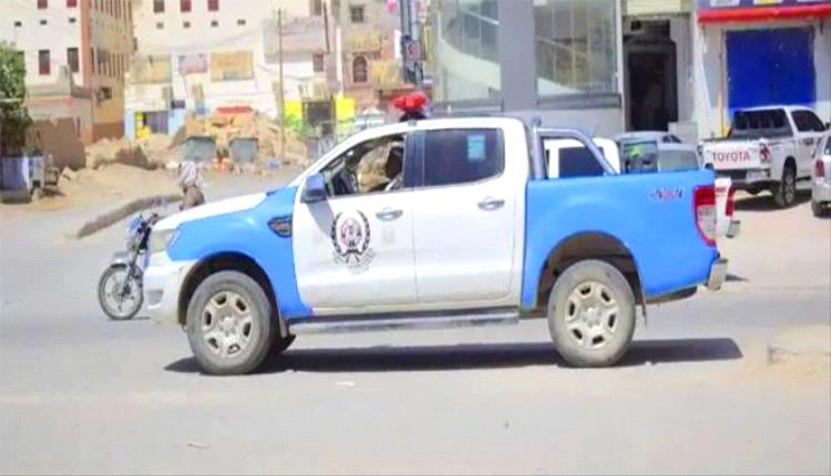مكافحة المخدرات بعدن وحضرموت تطيح بمروجين ومتعاطين وتحرز مواد ممنوعة