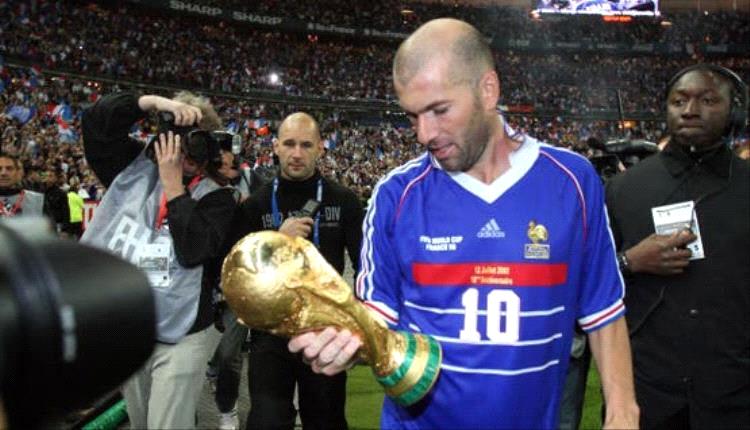 إجماع فرنسي على تولي زيدان مهمة تدريب المنتخب
