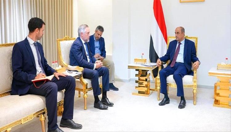 رئيس الوزراء يستقبل سفير الاتحاد الأوروبي الجديد لتعزيز الشراكة الاستراتيجية مع اليمن