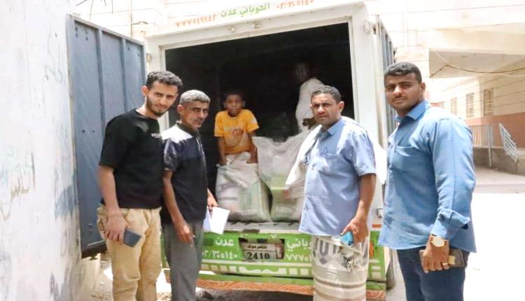 لحج.. الانتقالي يخفف معاناة المتضررين من السيول بسلال غذائية عاجلة