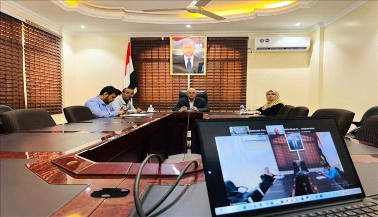 الشرجبي يبحث مع هولندا والبنك الدولي تعزيز مشاريع المياه والاستعداد لمؤتمر عدن للمناخ
