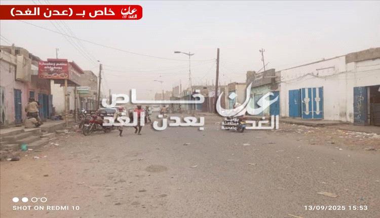 أحور تحت وطأة الغبار تحذيرات من خطر مروري متصاعد