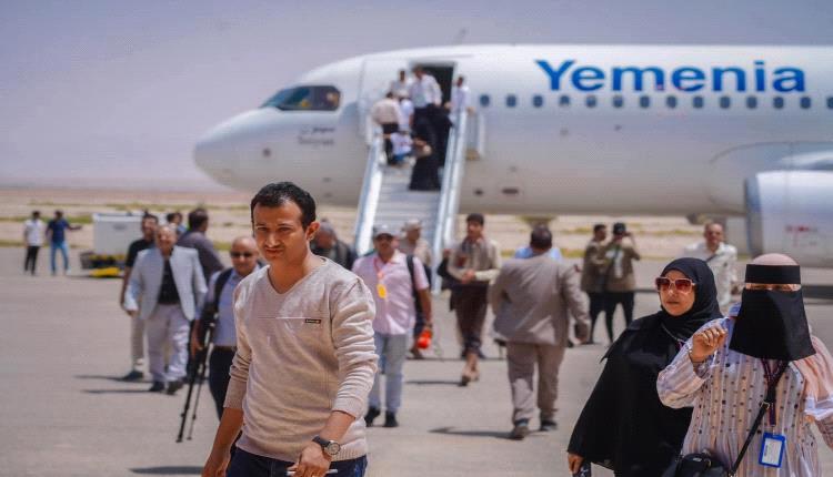 شبوة تحتفل بعودة الحياة إلى مطار عتق بعد 15 عاماً من التوقف